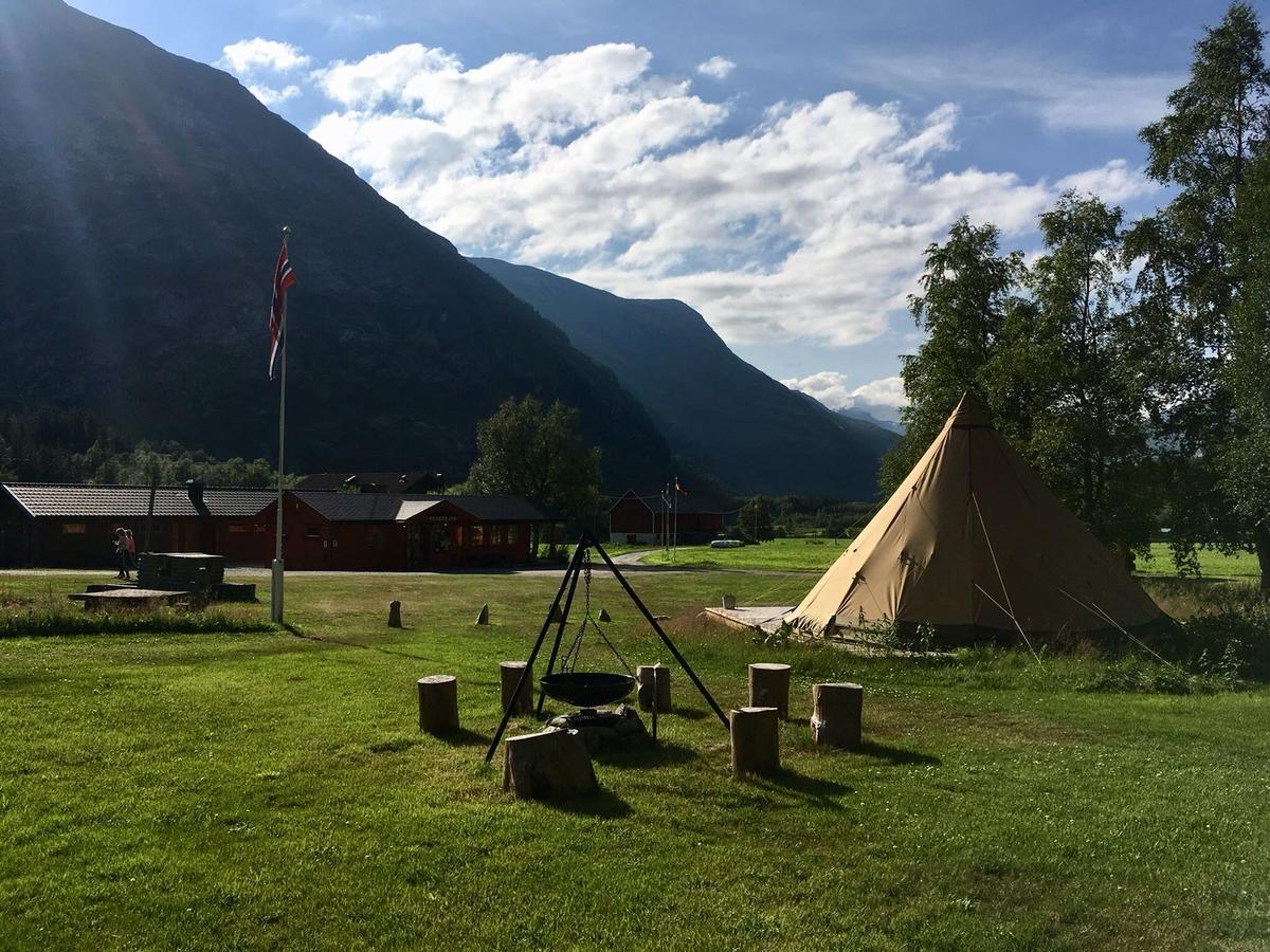 Dalen Gaard Camping Og Hytter Geiranger Exterior photo